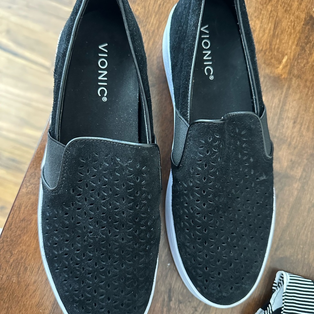 Vionic Women's Black Slip-On Sneakers